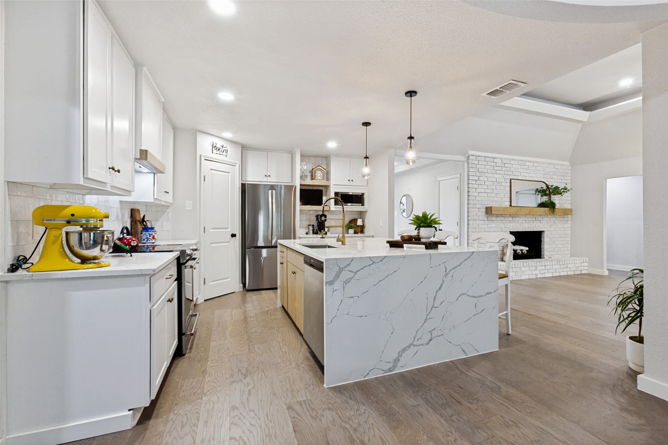 504 Goodwin Drive Richardson TX 75081