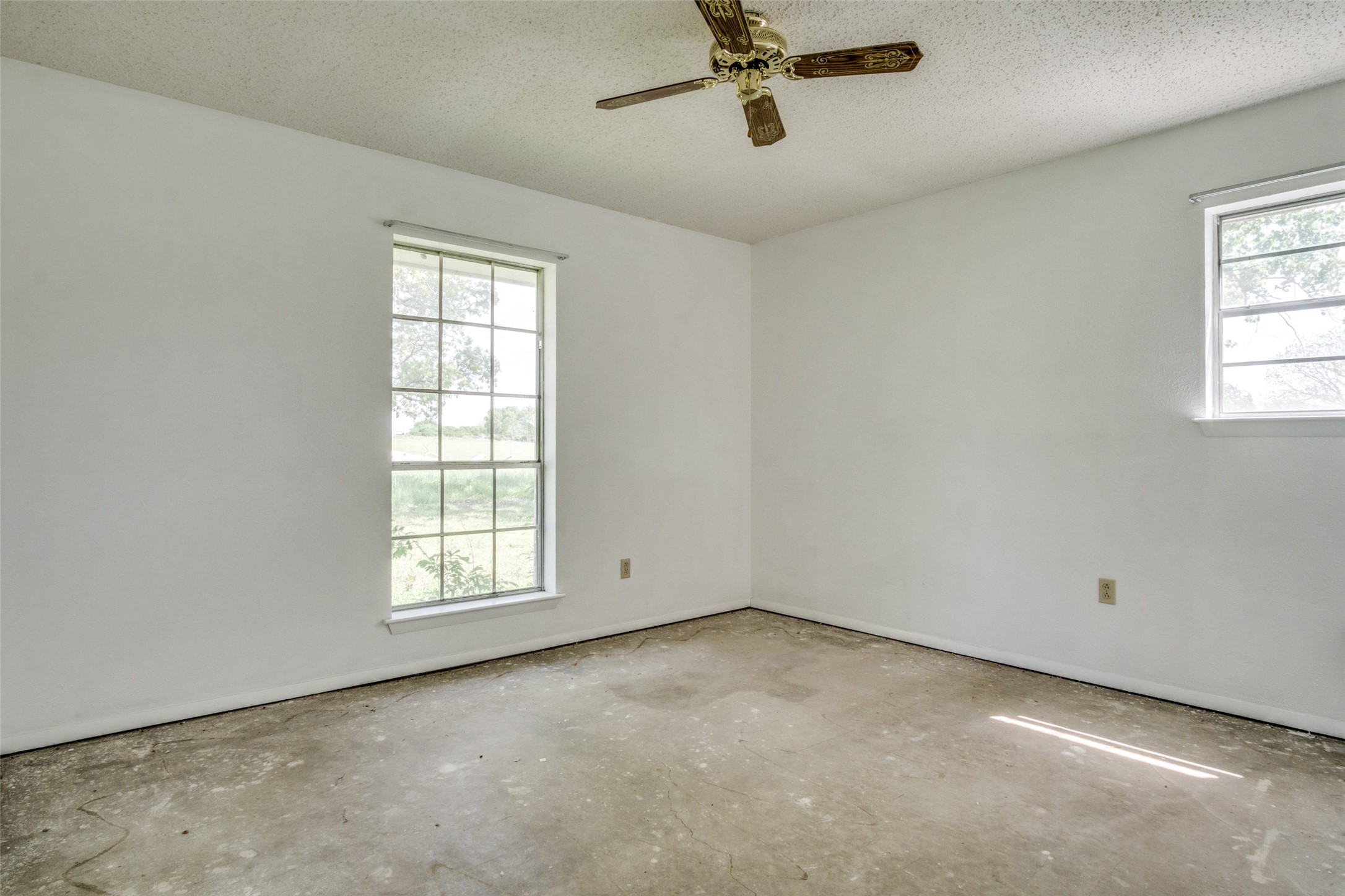1905 County Road 913 Joshua TX 76058