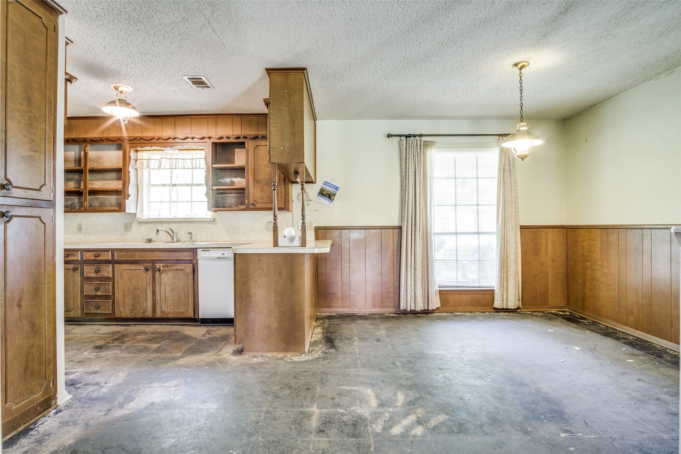 1905 County Road 913 Joshua TX 76058