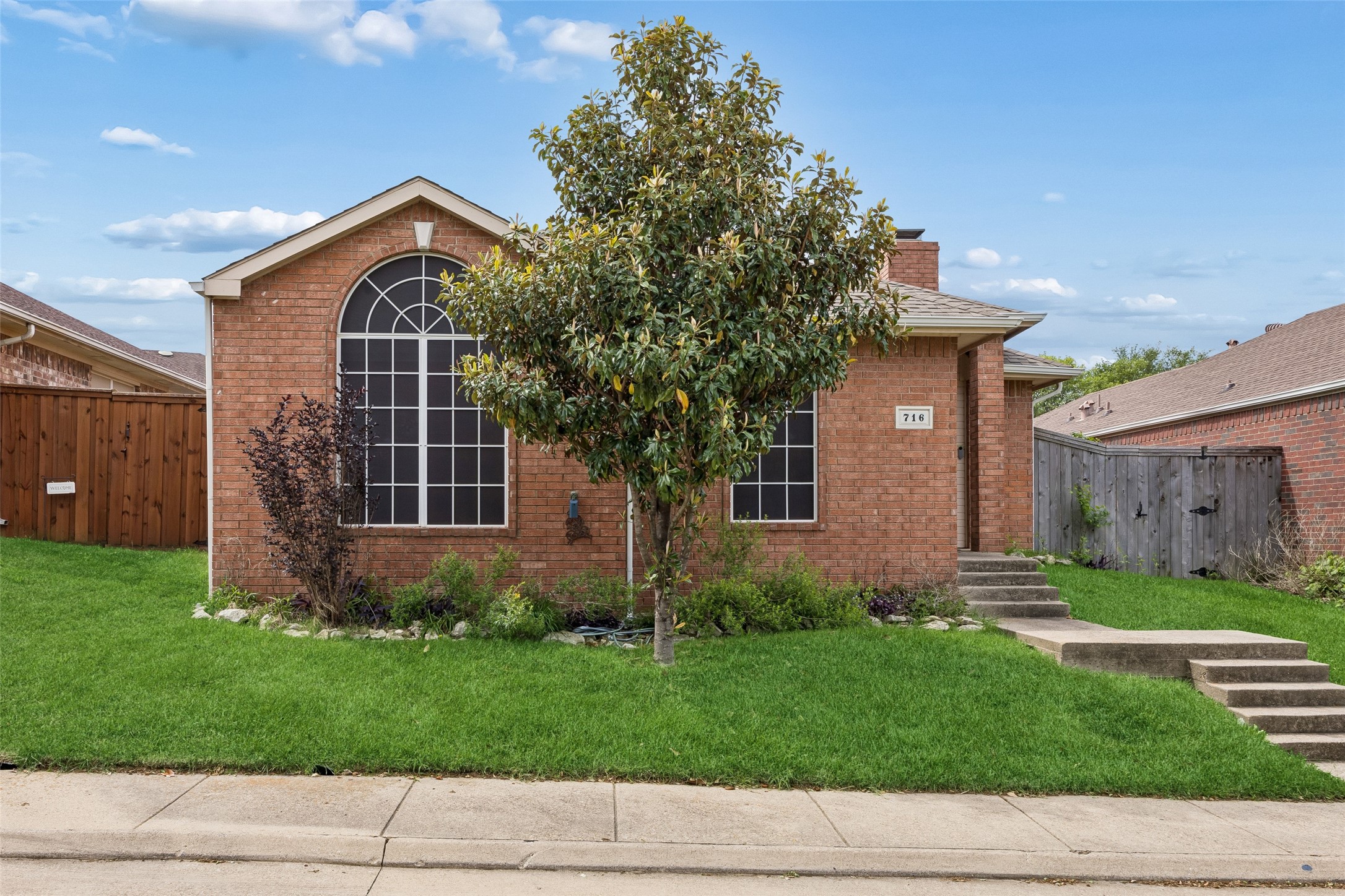 716 Ashbrook Drive Desoto TX 75115