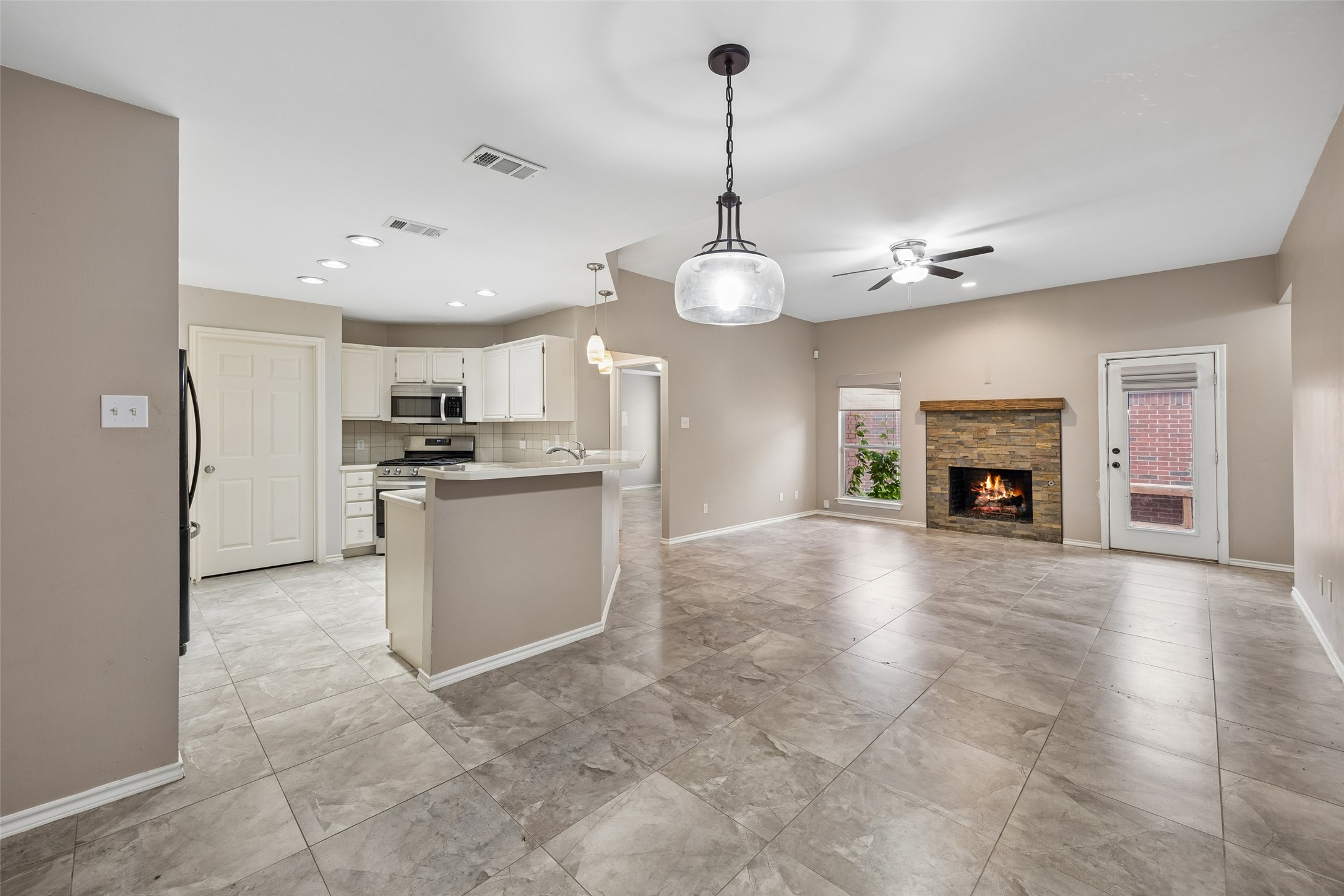 716 Ashbrook Drive Desoto TX 75115