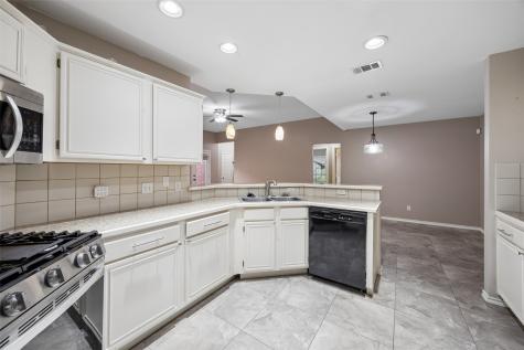 716 Ashbrook Drive Desoto TX 75115
