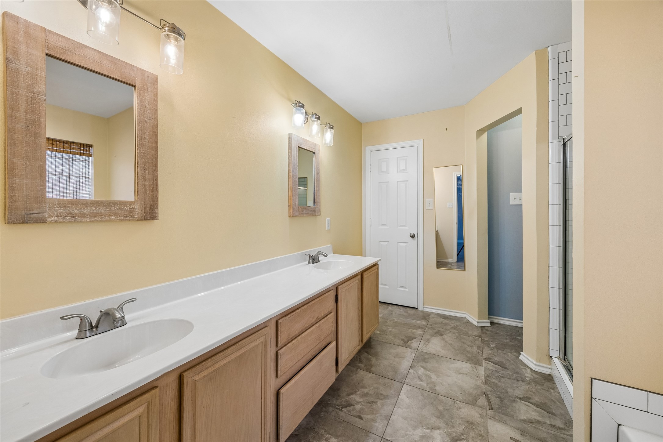 716 Ashbrook Drive Desoto TX 75115