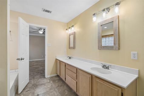 716 Ashbrook Drive Desoto TX 75115