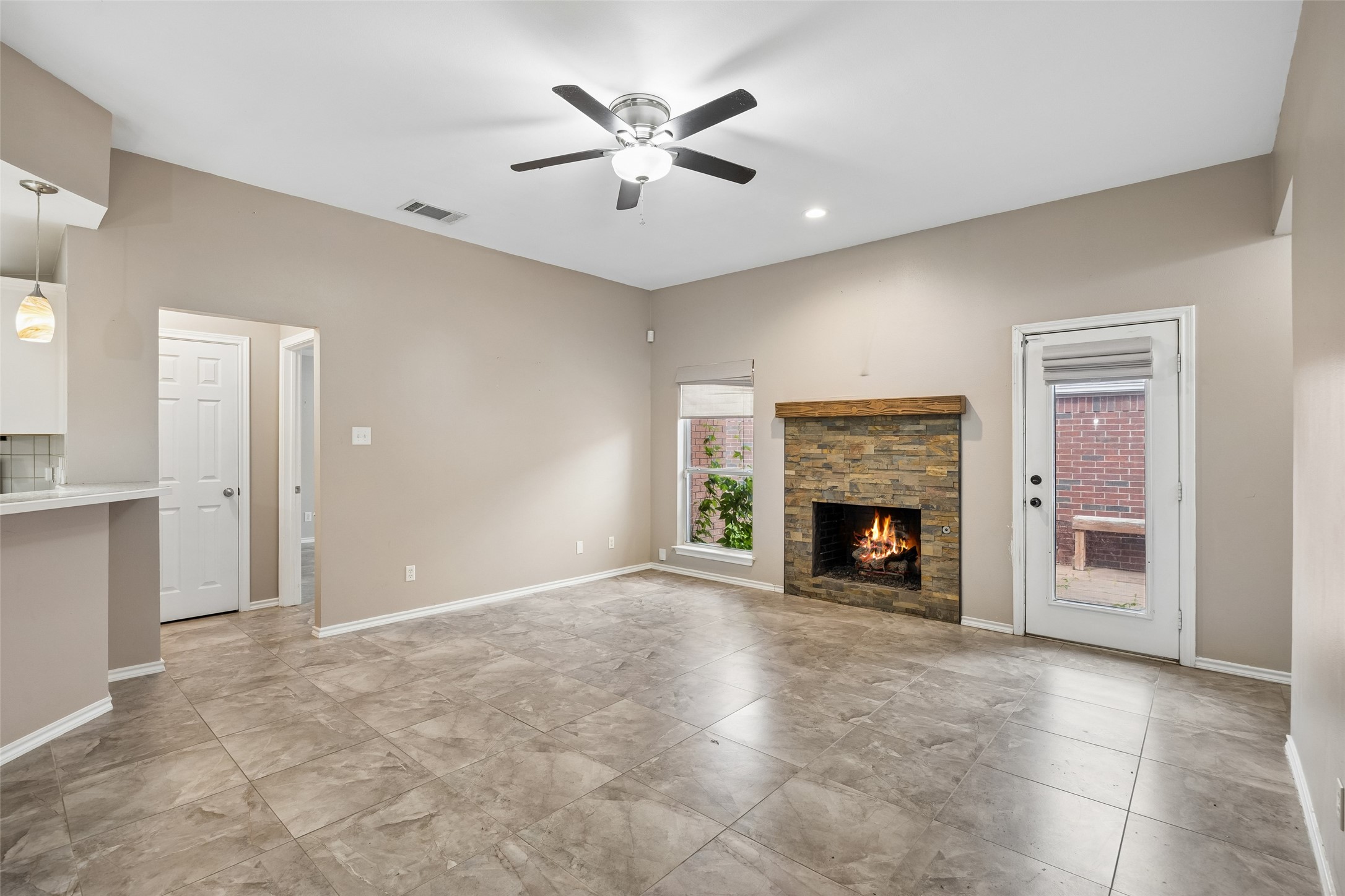716 Ashbrook Drive Desoto TX 75115