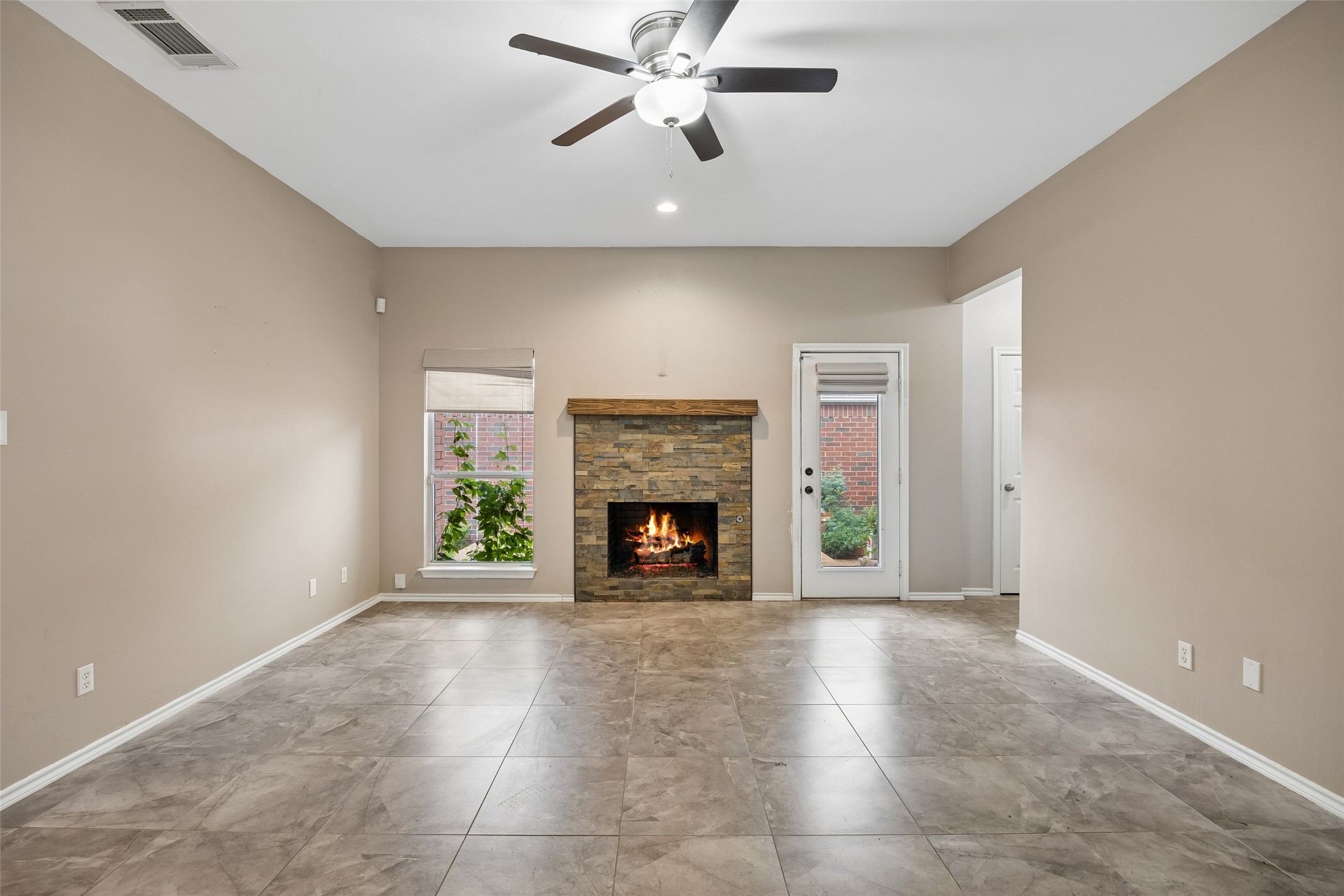 716 Ashbrook Drive Desoto TX 75115