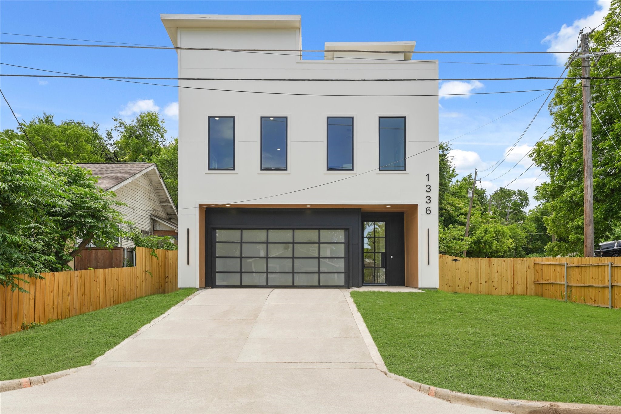 1336 Compton Street Dallas TX 75203