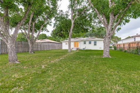 1010 Noble Avenue Carrollton TX 75006