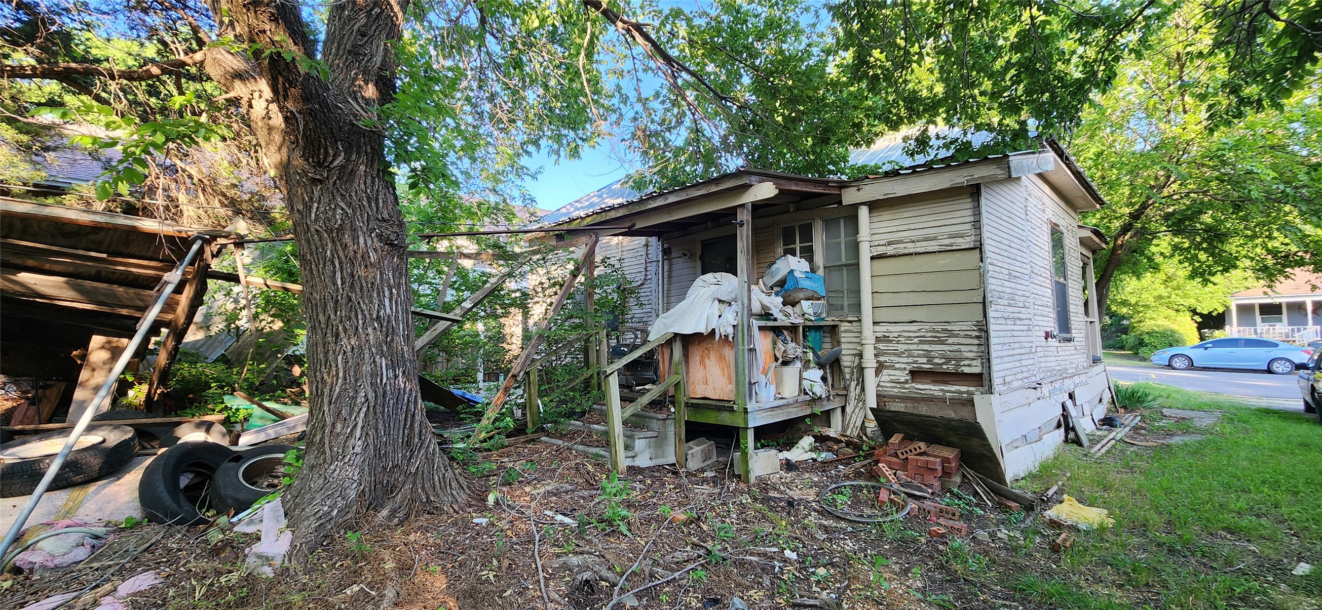 1407 E Wells Avenue Sherman TX 75090