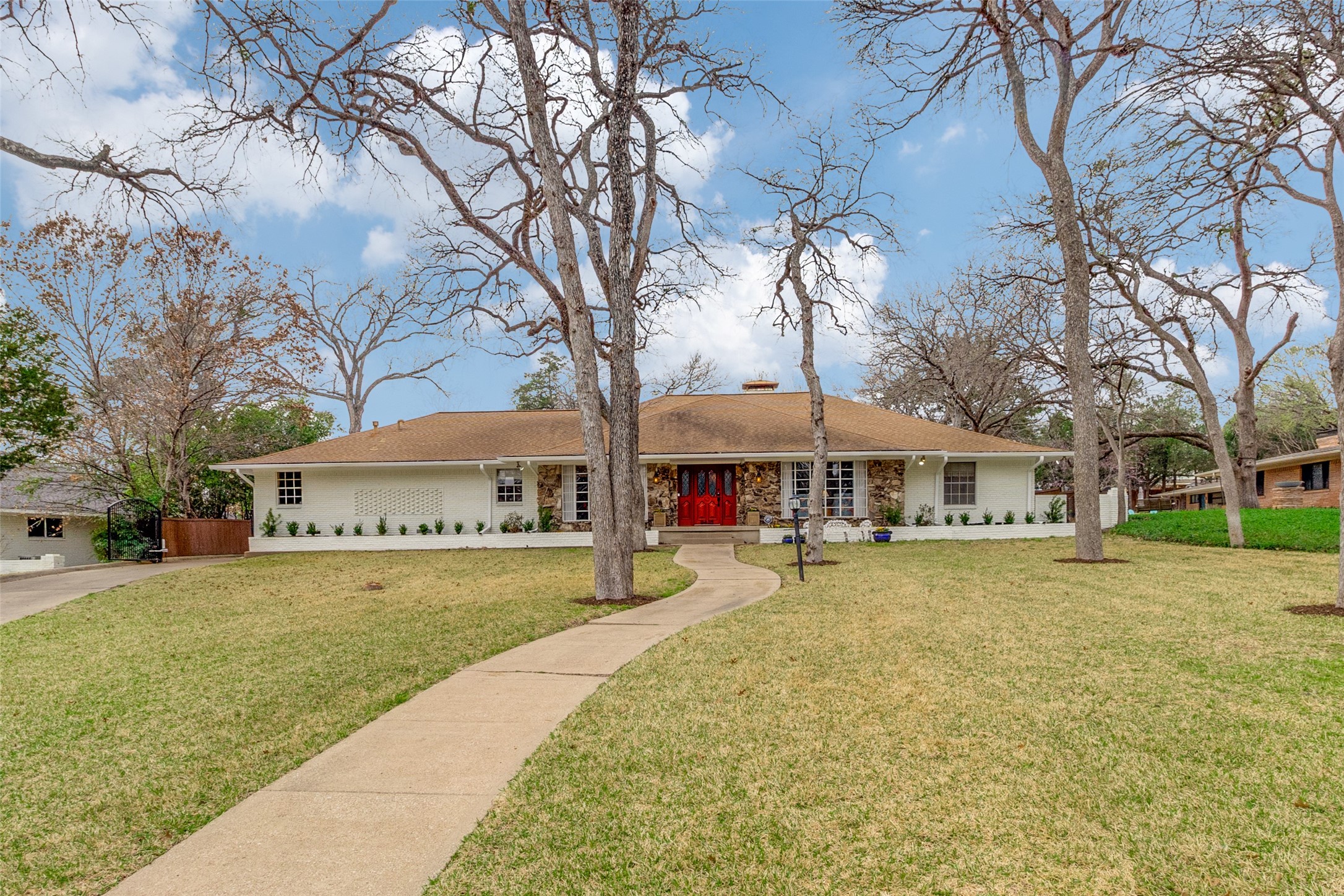 9425 Sherwood Glen Dallas TX 75228