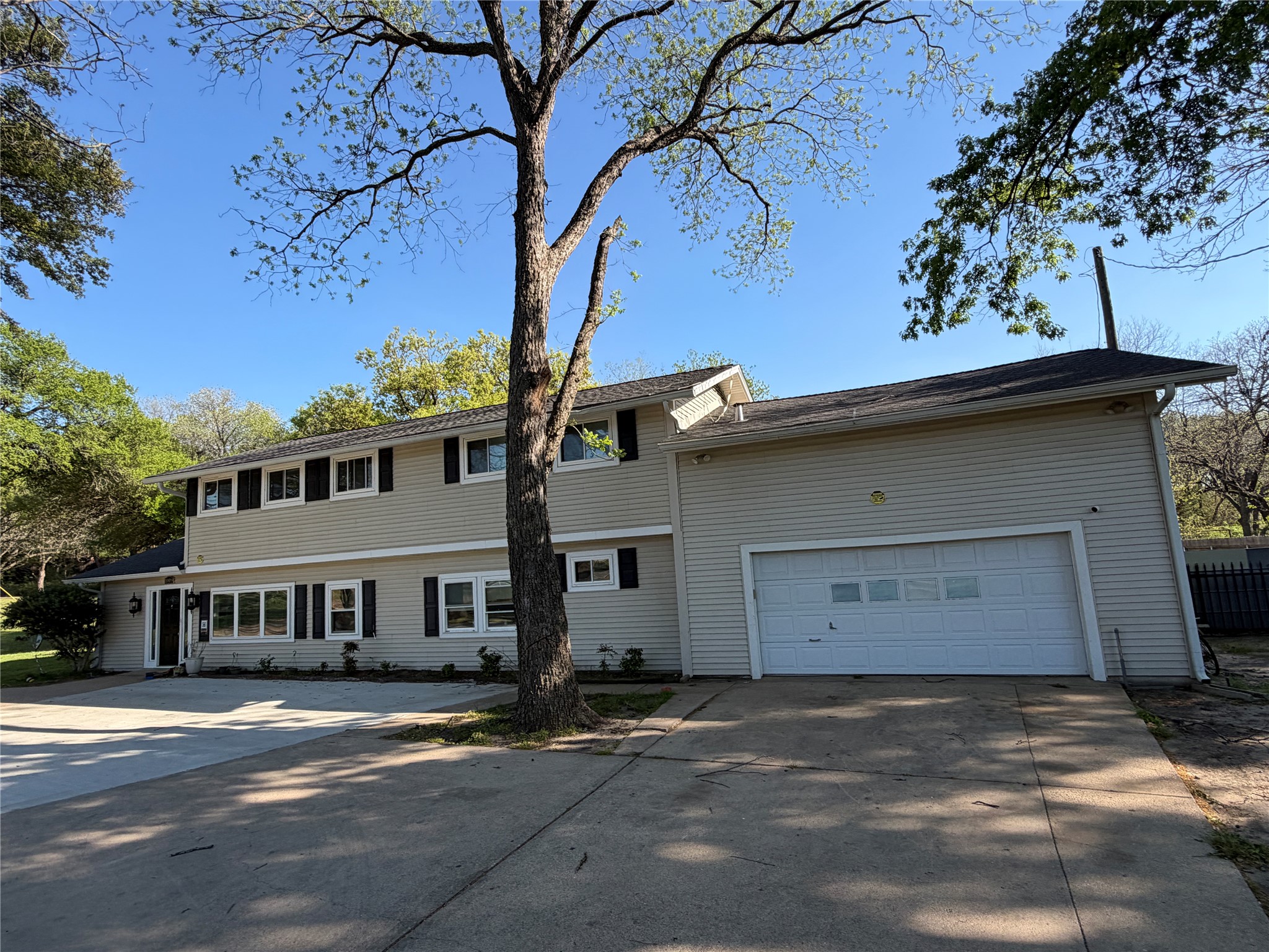 1009 Country Club Road Ennis TX 75119