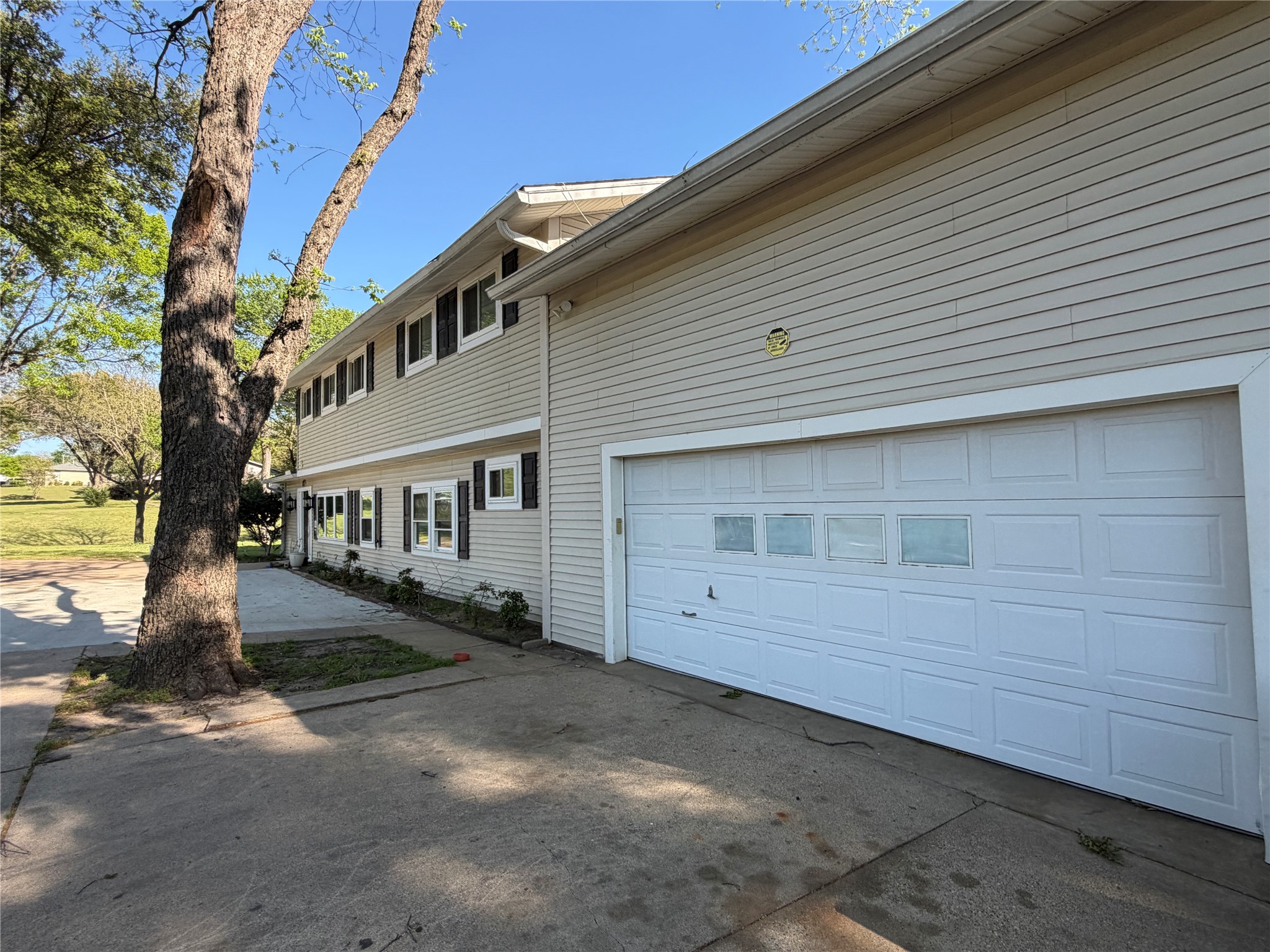 1009 Country Club Road Ennis TX 75119