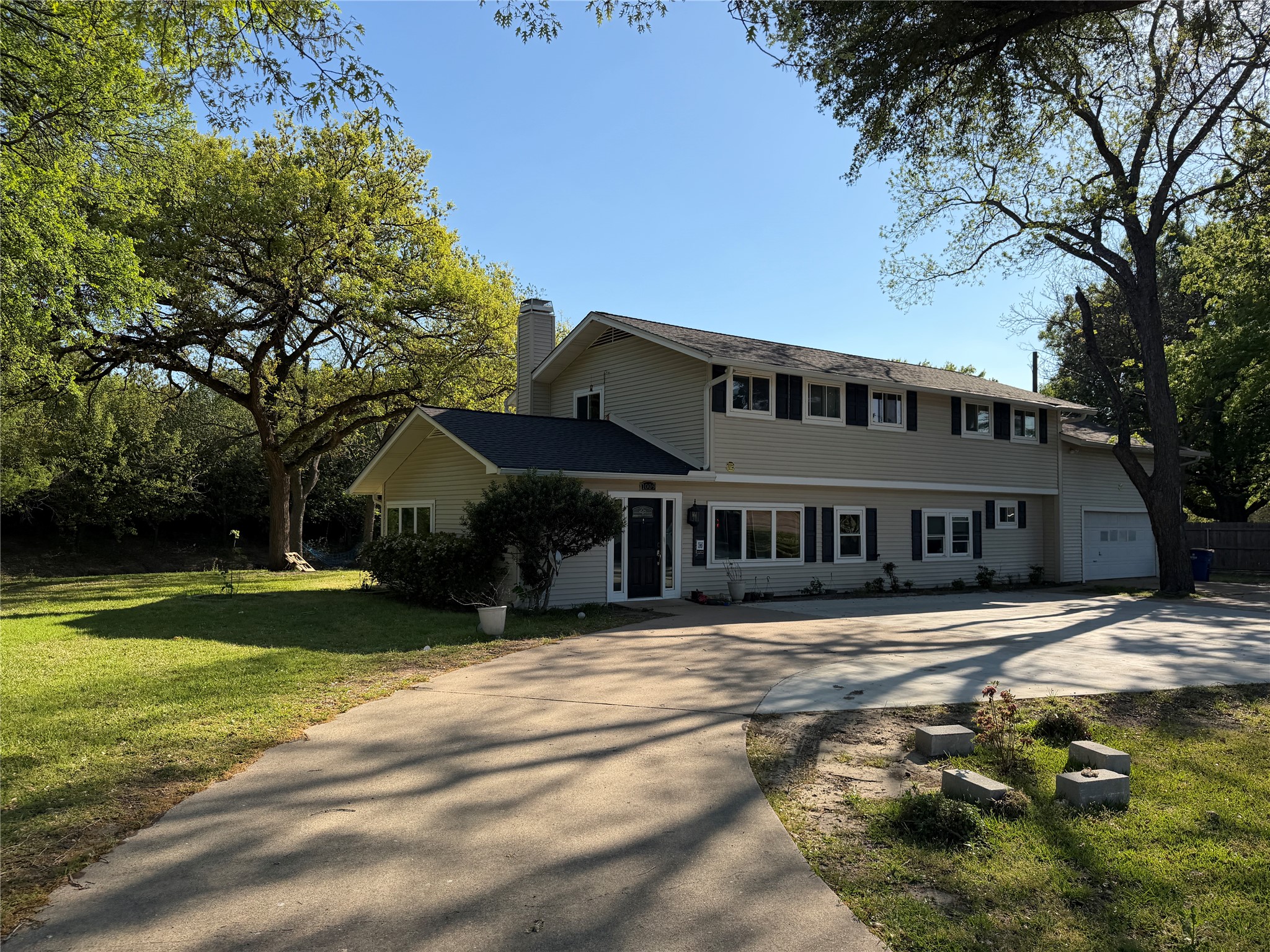 1009 Country Club Road Ennis TX 75119