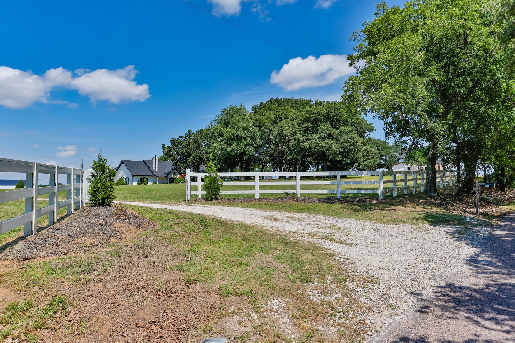 123 County Road 123 Gainesville TX 76240
