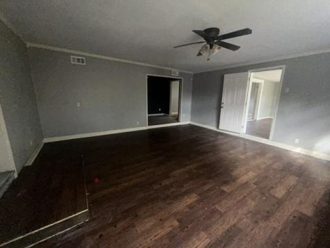 2302 E Mistletoe Avenue Victoria TX 77901