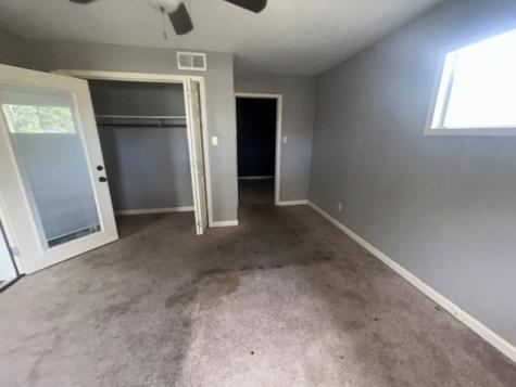 2302 E Mistletoe Avenue Victoria TX 77901