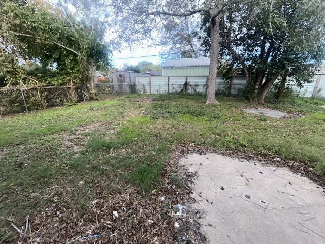 2302 E Mistletoe Avenue Victoria TX 77901