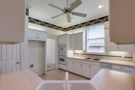 4734 Village Oak Drive Arlington TX 76017