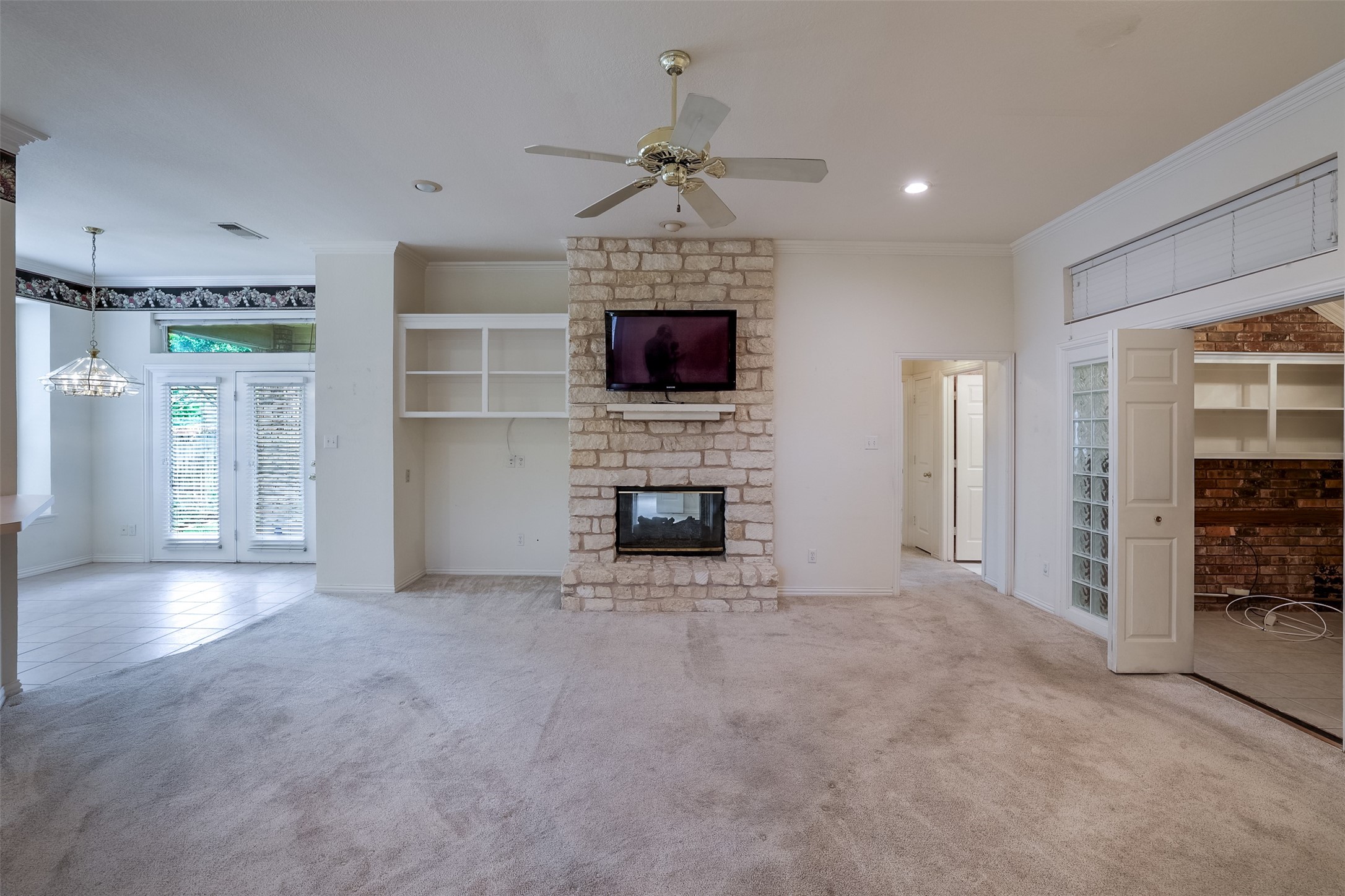 4734 Village Oak Drive Arlington TX 76017