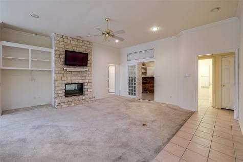 4734 Village Oak Drive Arlington TX 76017