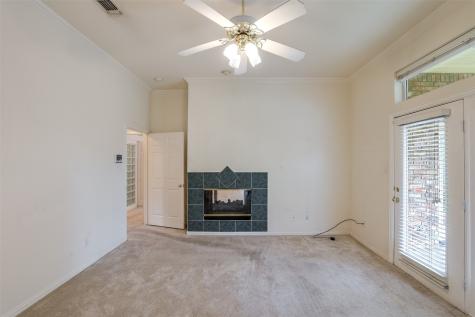 4734 Village Oak Drive Arlington TX 76017