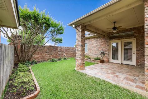 4734 Village Oak Drive Arlington TX 76017