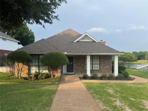 4734 Village Oak Drive Arlington TX 76017