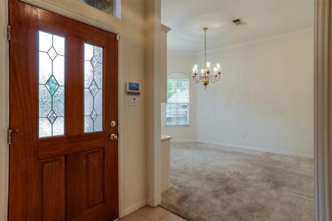 4734 Village Oak Drive Arlington TX 76017