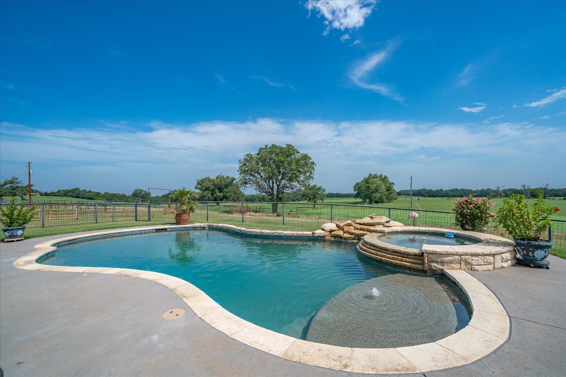 9208 Fm 17 Grand Saline TX 75140