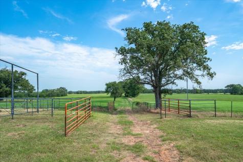 9208 Fm 17 Grand Saline TX 75140