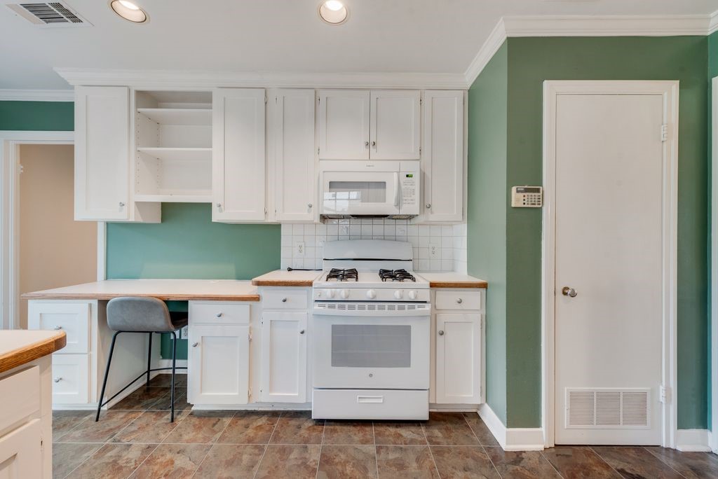 6727 Woodland Drive Dallas TX 75225