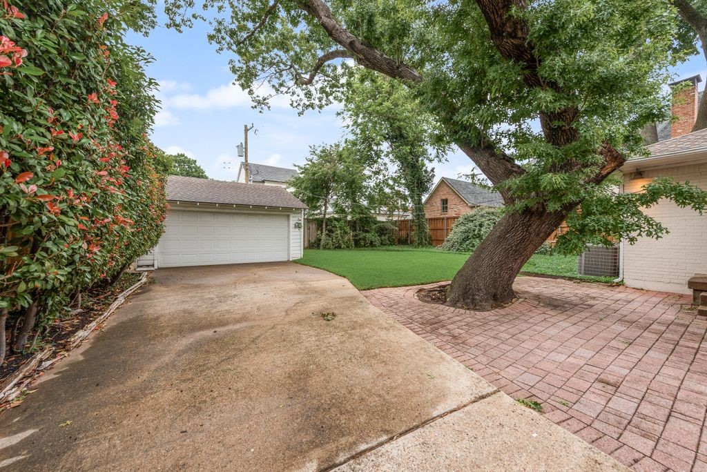 6727 Woodland Drive Dallas TX 75225
