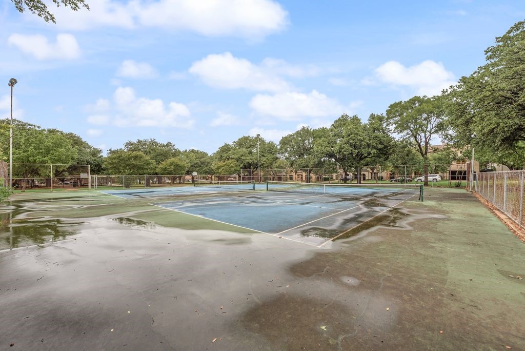 6727 Woodland Drive Dallas TX 75225