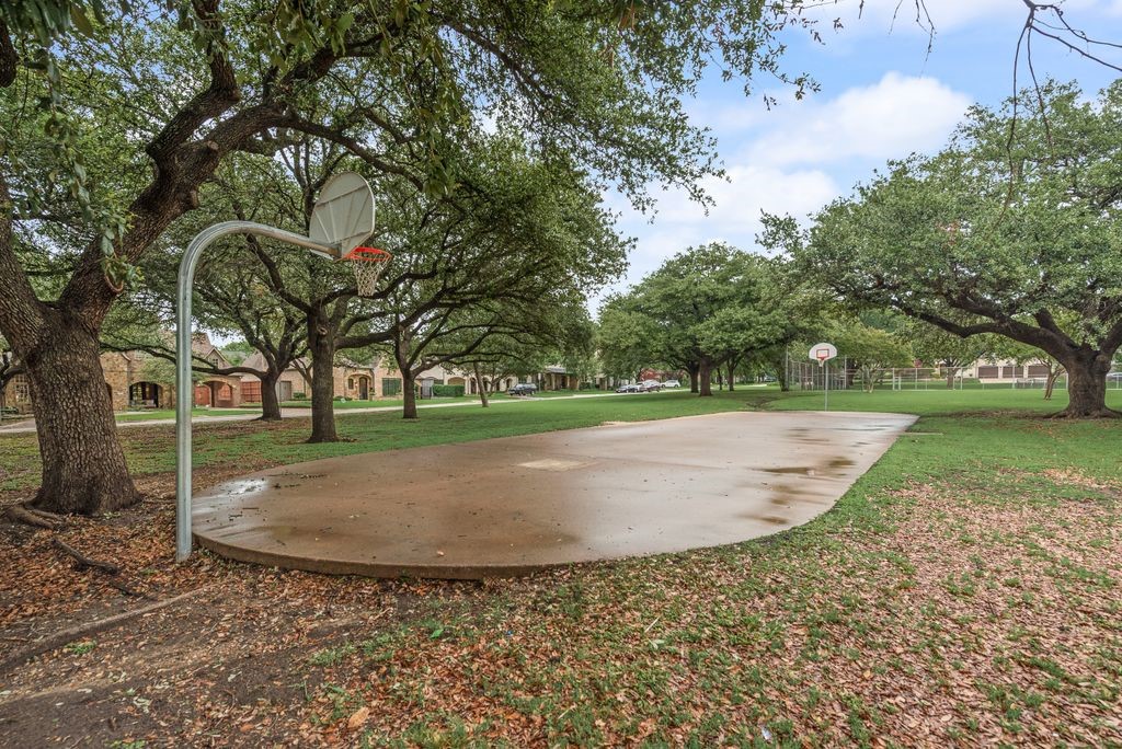 6727 Woodland Drive Dallas TX 75225