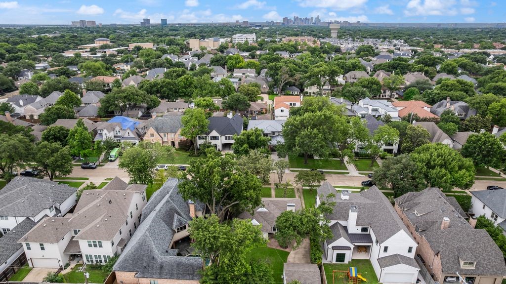 6727 Woodland Drive Dallas TX 75225