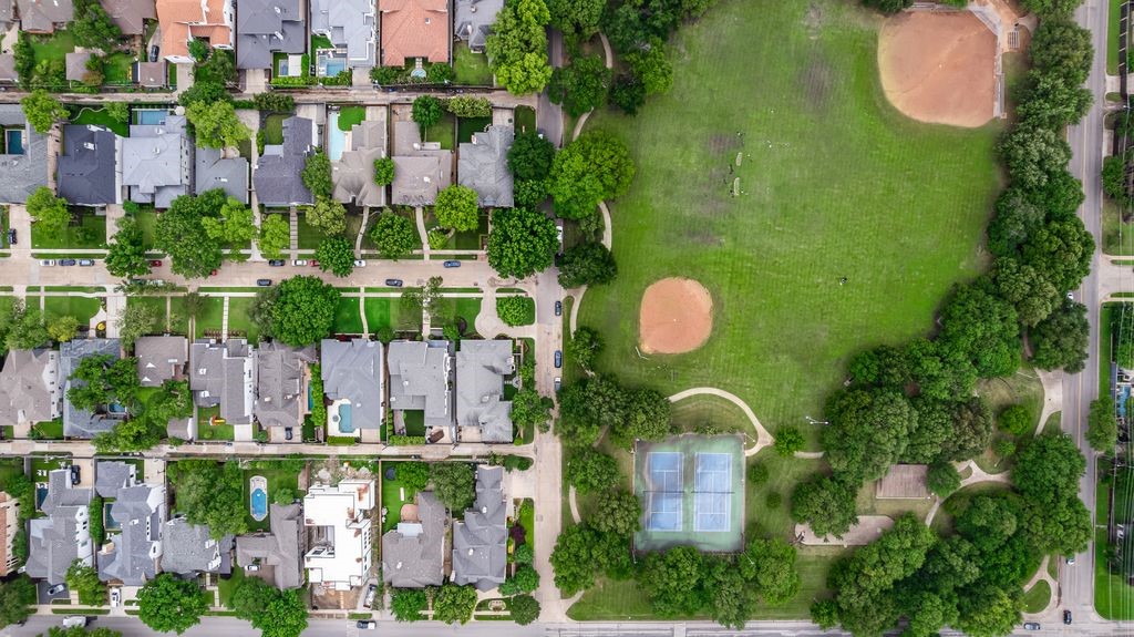 6727 Woodland Drive Dallas TX 75225