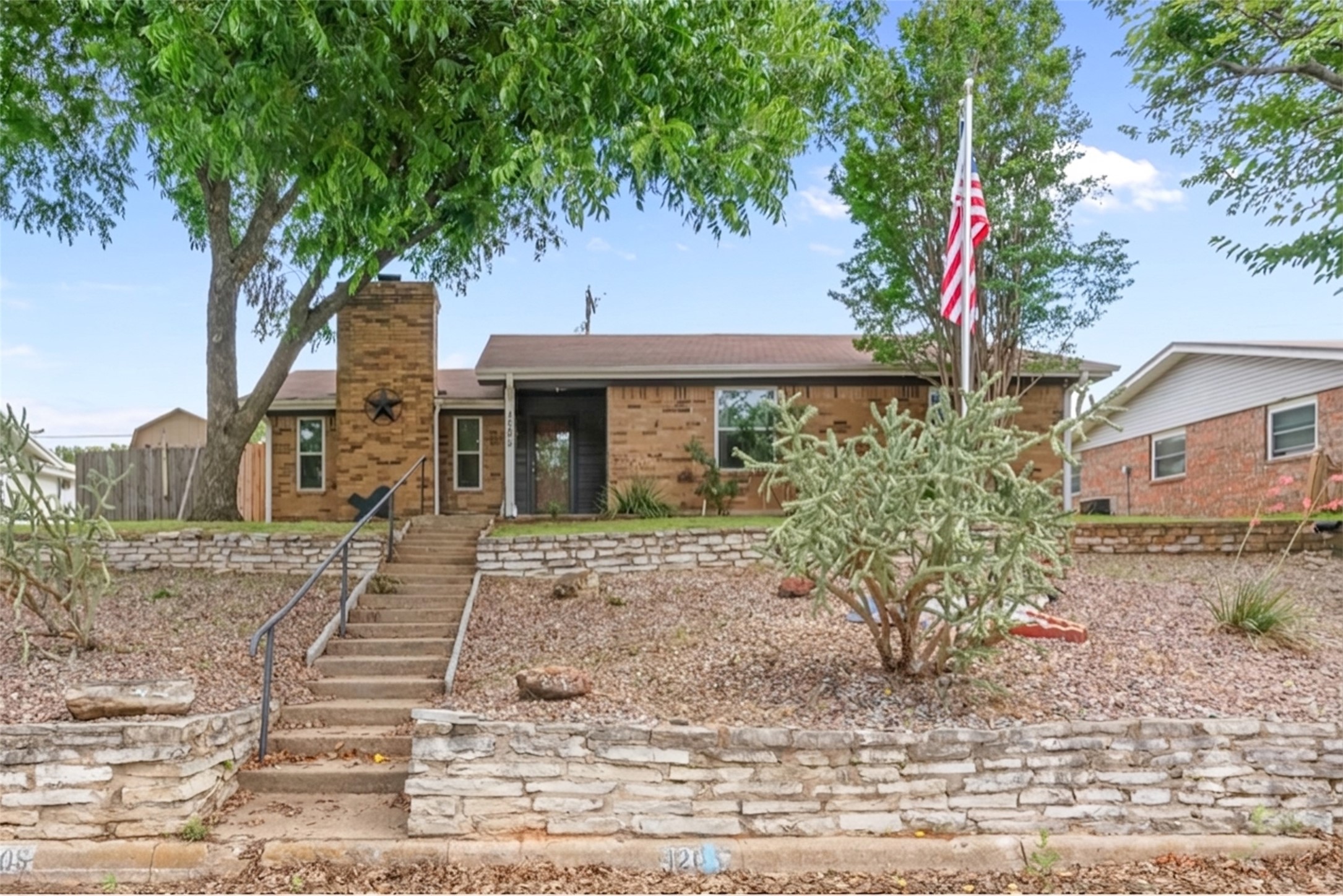 1205 S Rusk Street Weatherford TX 76086