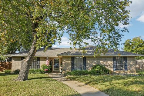 951 Crestwood Circle Flower Mound TX 75028