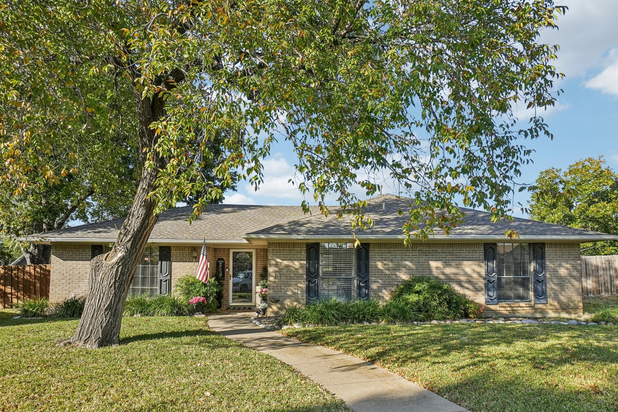 951 Crestwood Circle Flower Mound TX 75028