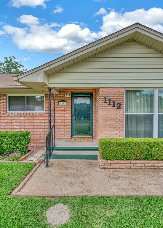 1112 N 63rd Street Waco TX 76710