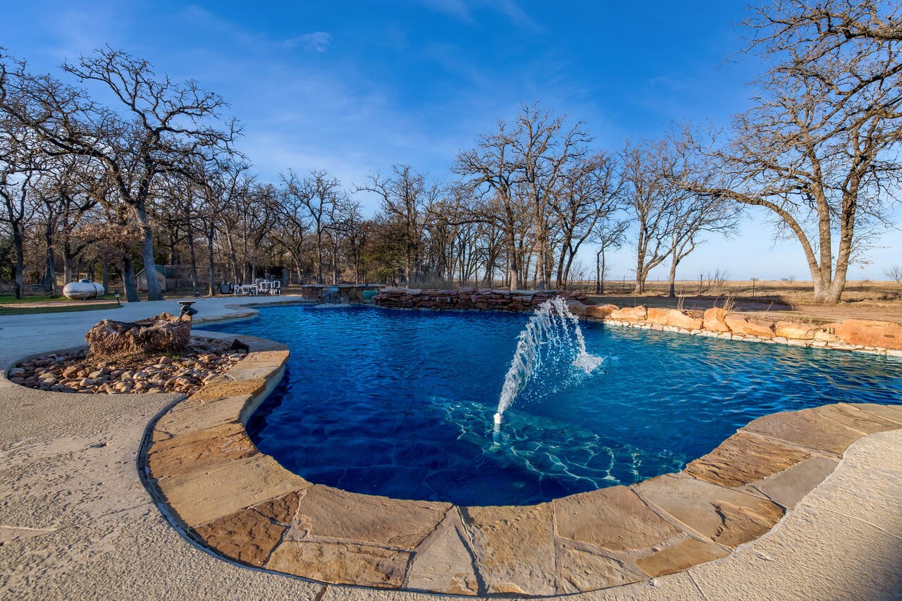 102 County Road 424a Lorena TX 76655