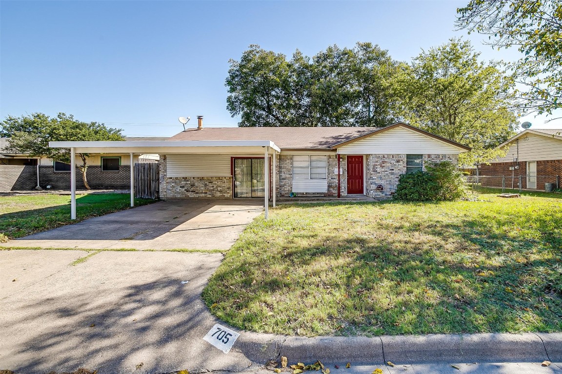 705 S Hampshire Street Saginaw TX 76179