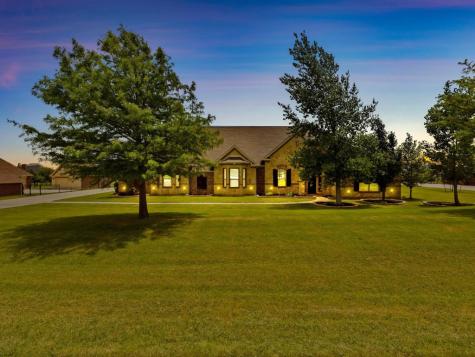209 Silver Rose Boulevard Burleson TX 76028
