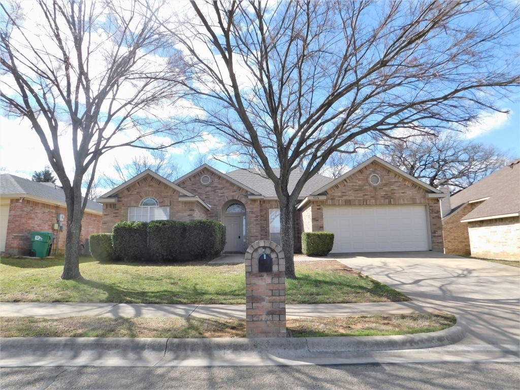 5216 Kayanne Lane Denton TX 76208