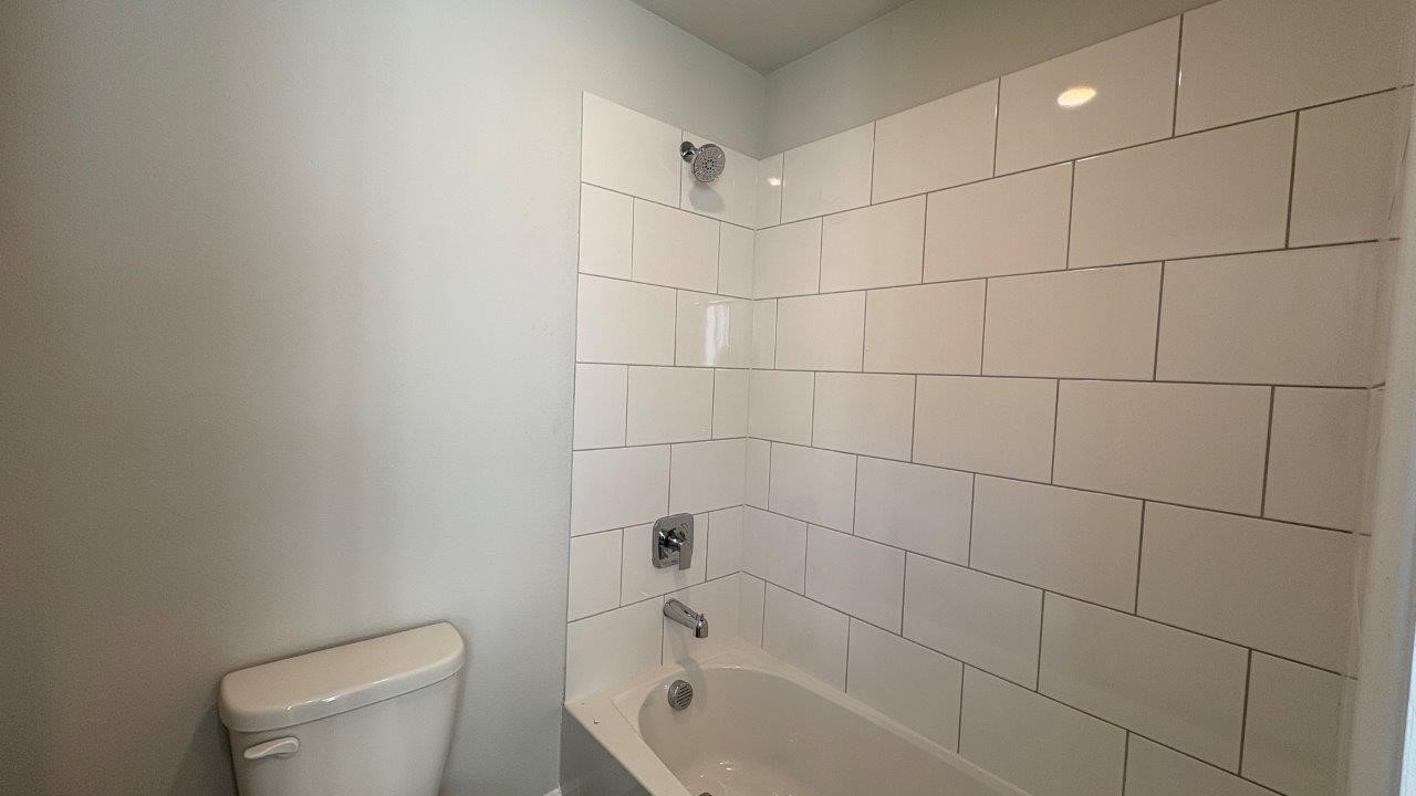 4207 Cornerstone Circle Granbury TX 76048