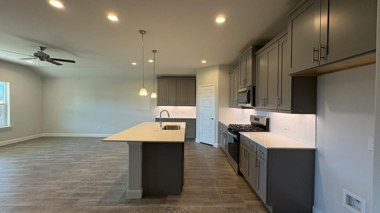 4207 Cornerstone Circle Granbury TX 76048