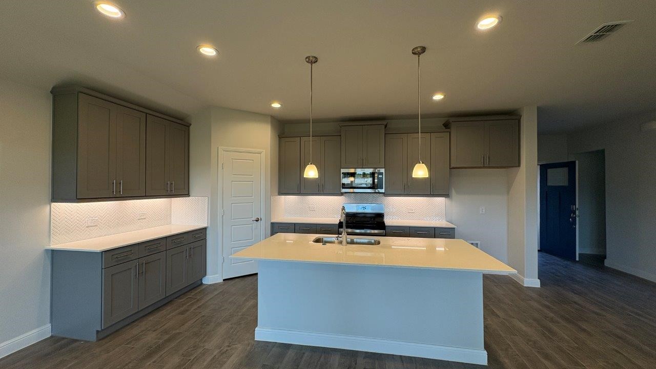 4207 Cornerstone Circle Granbury TX 76048