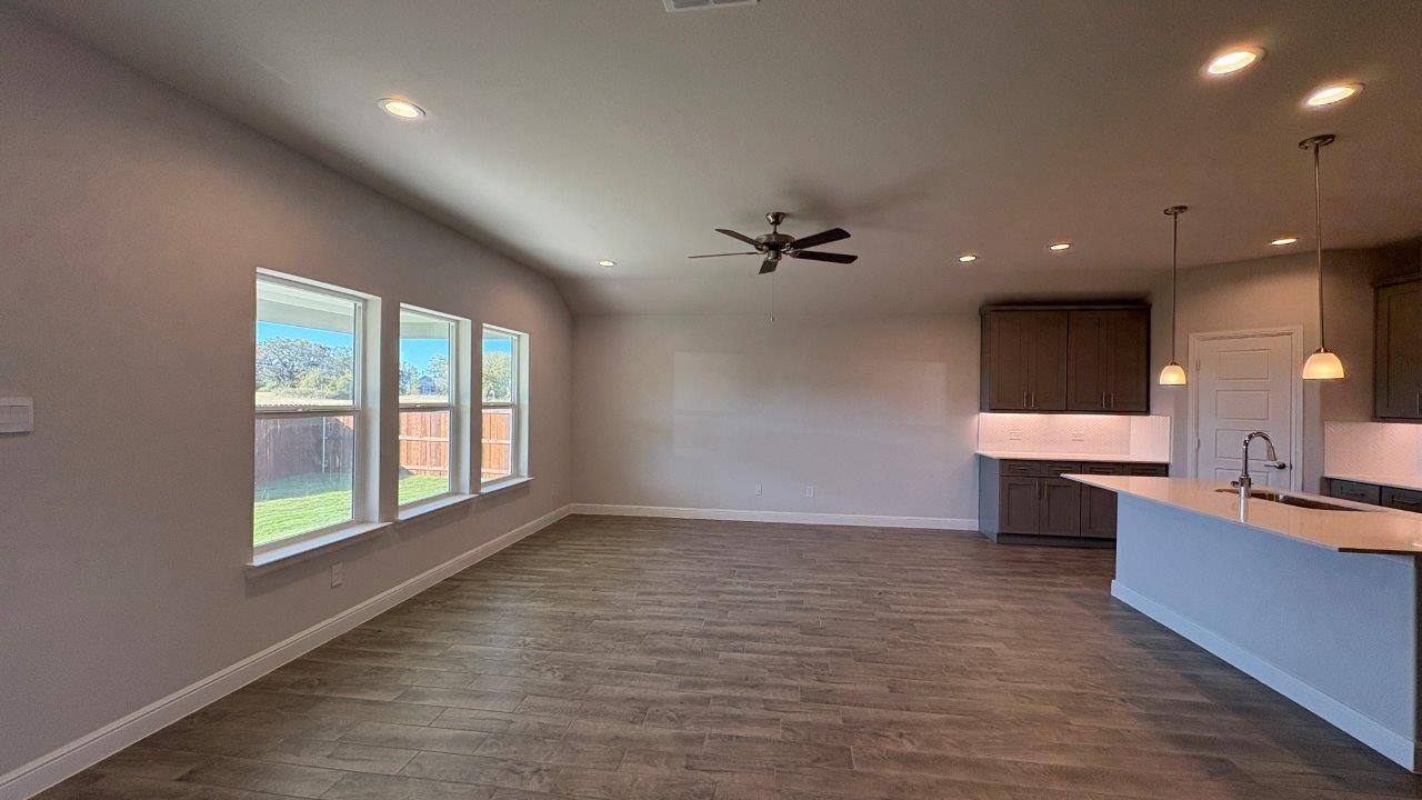 4207 Cornerstone Circle Granbury TX 76048