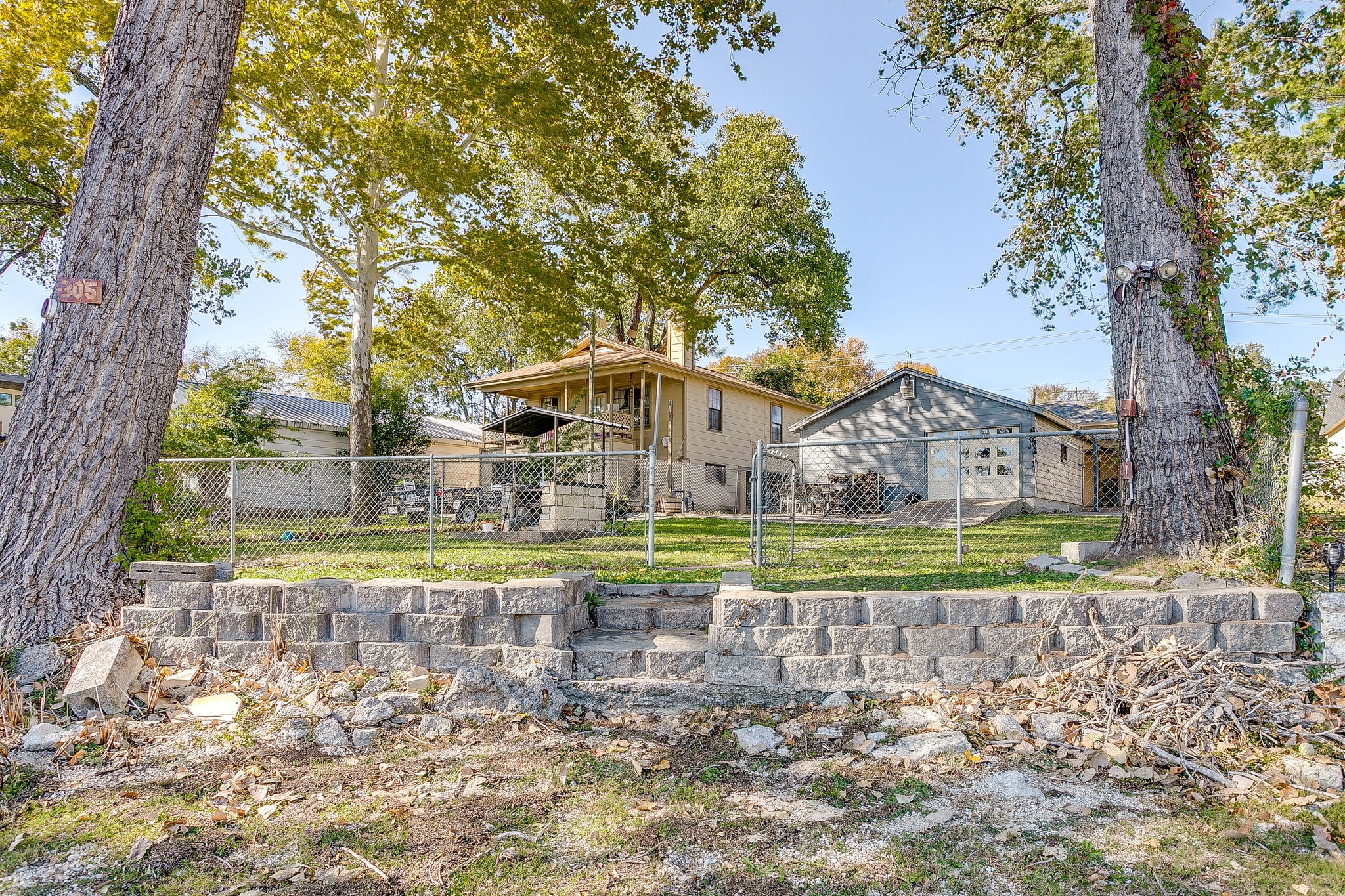 1231 E Lake Drive Weatherford TX 76087