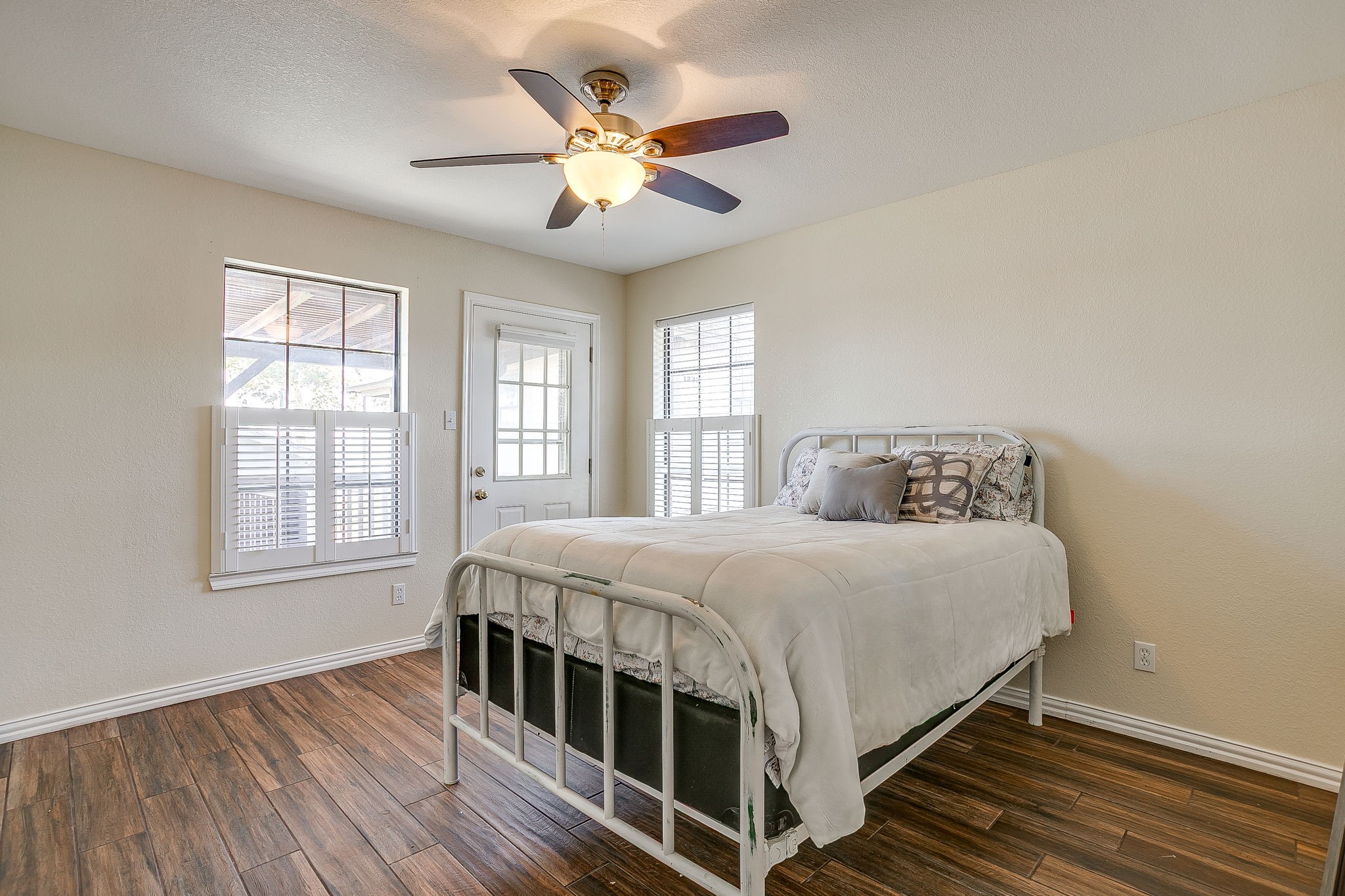 1231 E Lake Drive Weatherford TX 76087